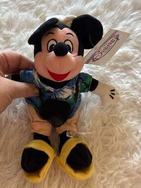Vintage Disney Store Tourist Mickey Mouse Bean Bag Plush 8" NWT